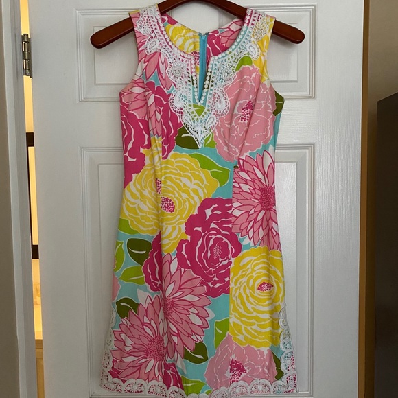 Lilly Pulitzer Dresses & Skirts - SALE $19 / Lilly Pulitzer Vintage Shift Dress